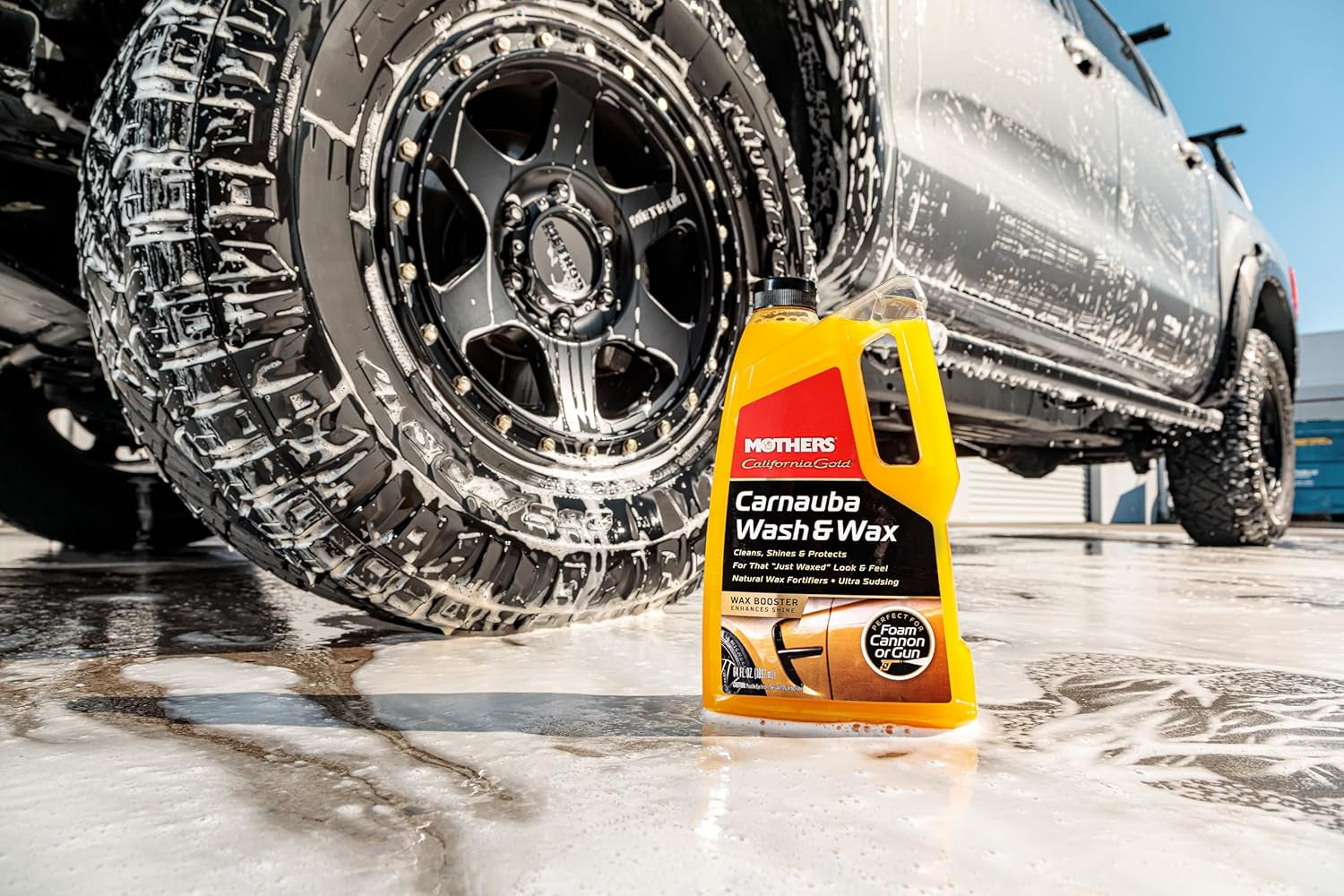 California Gold Carnauba Wash & Wax, 64 Oz. — Cleans, Shines & Protects – Gentle, Ph Balanced, Ultra-Sudsy for a Spot-Free, Brilliant Finish. Biodegradable & Won'T Strip Wax or Ceramic (05674)